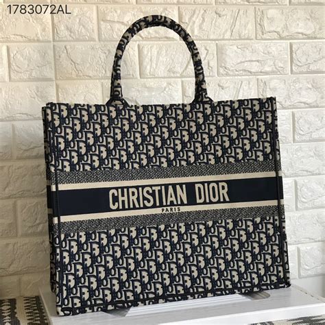 christian dior tote bag price in qatar|Christian Dior tote bag clearance.